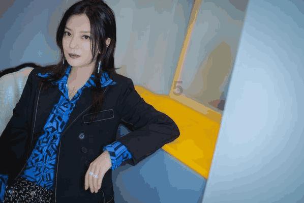 艾米高中校服